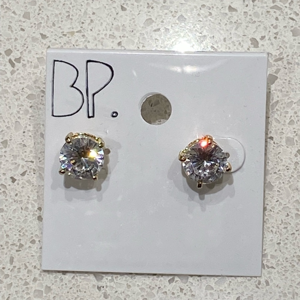 NWT Crystal Stud Earrings with gold setting
